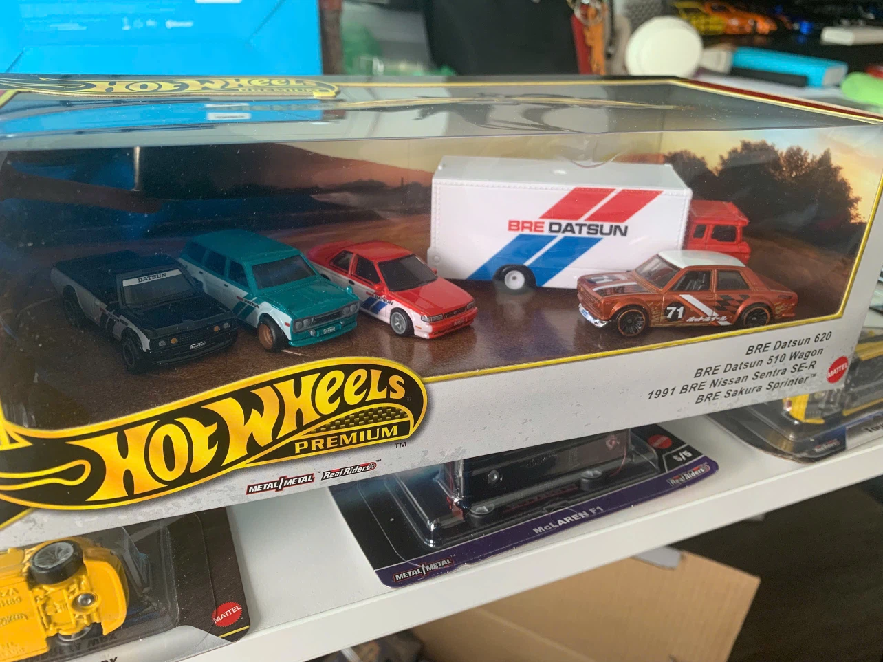 Flowtech Exhaust Diecast Truck & Trailer with Camaro - photo 3