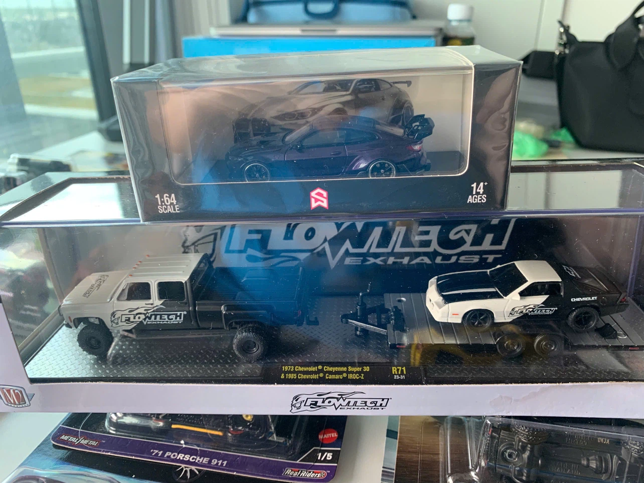 Flowtech Exhaust Diecast Truck & Trailer with Camaro - photo 4