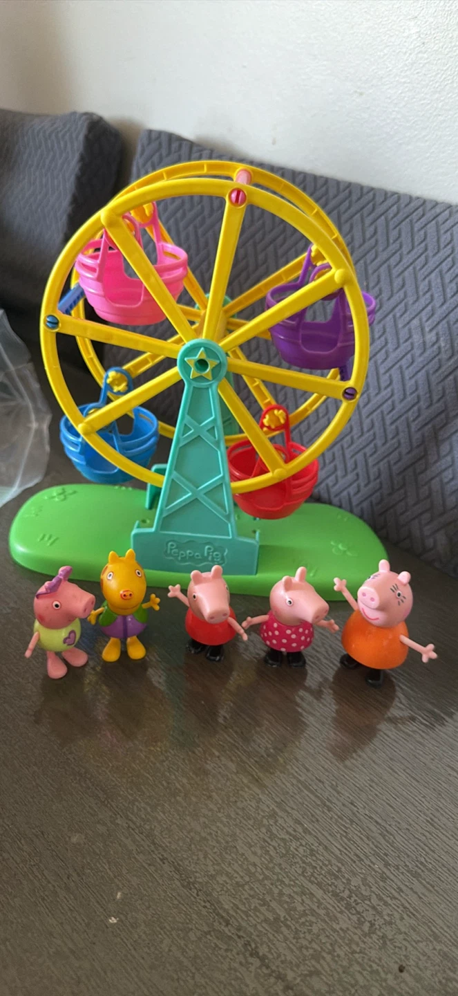 Peppa Pig Ferris Wheel Toy with Figures
