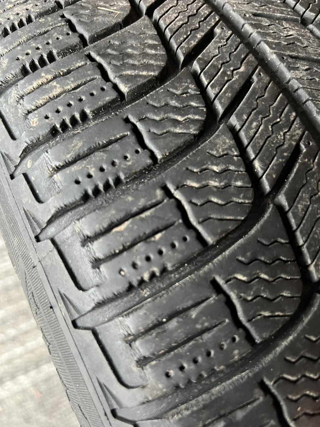 Michelin Winter Tire 205/65R16 - photo 2