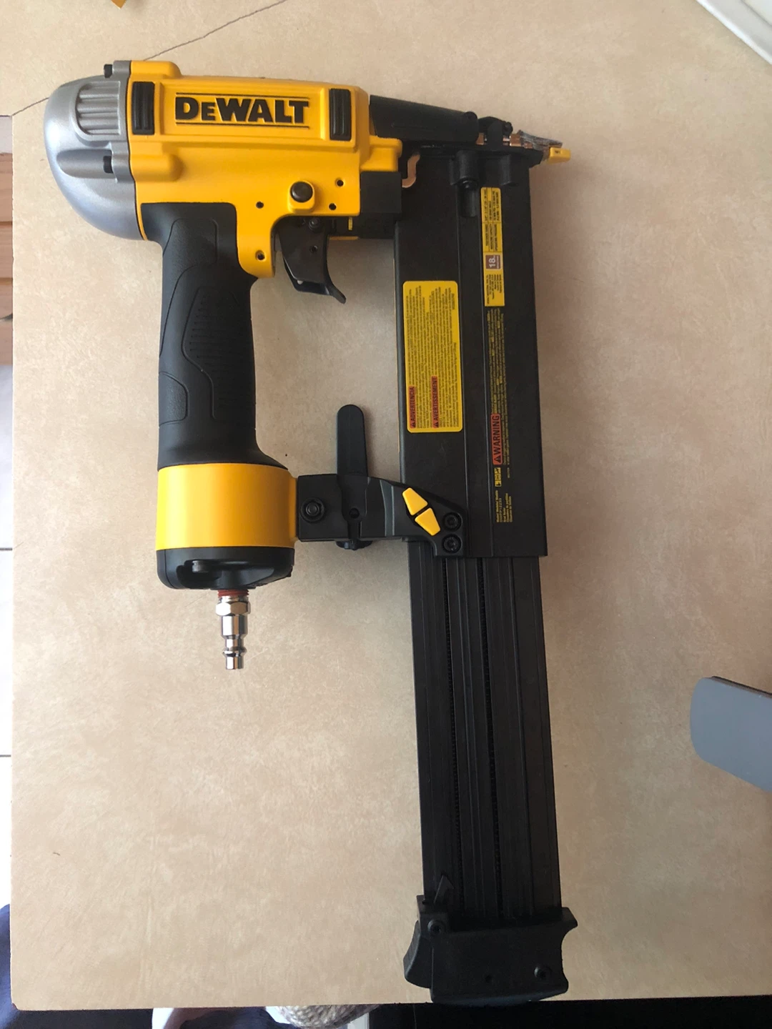 Dewalt Brad Nail gun 18 gauge w/ air comp. BRAND NEW - photo 3