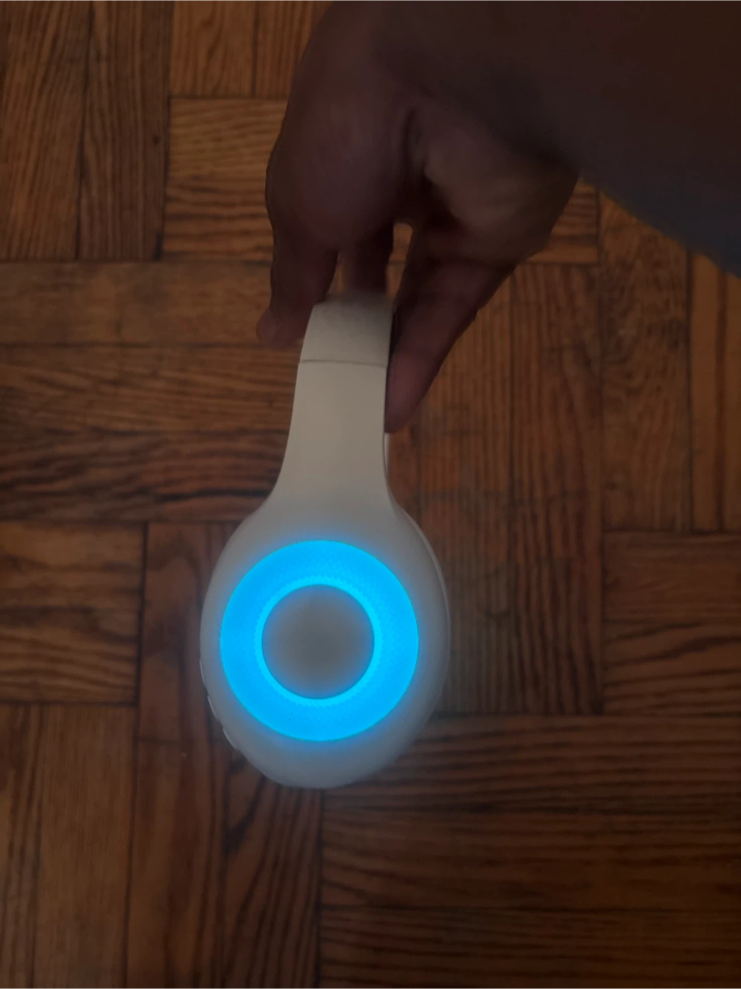 White Over-Ear Headphones with LED Lights - photo 2