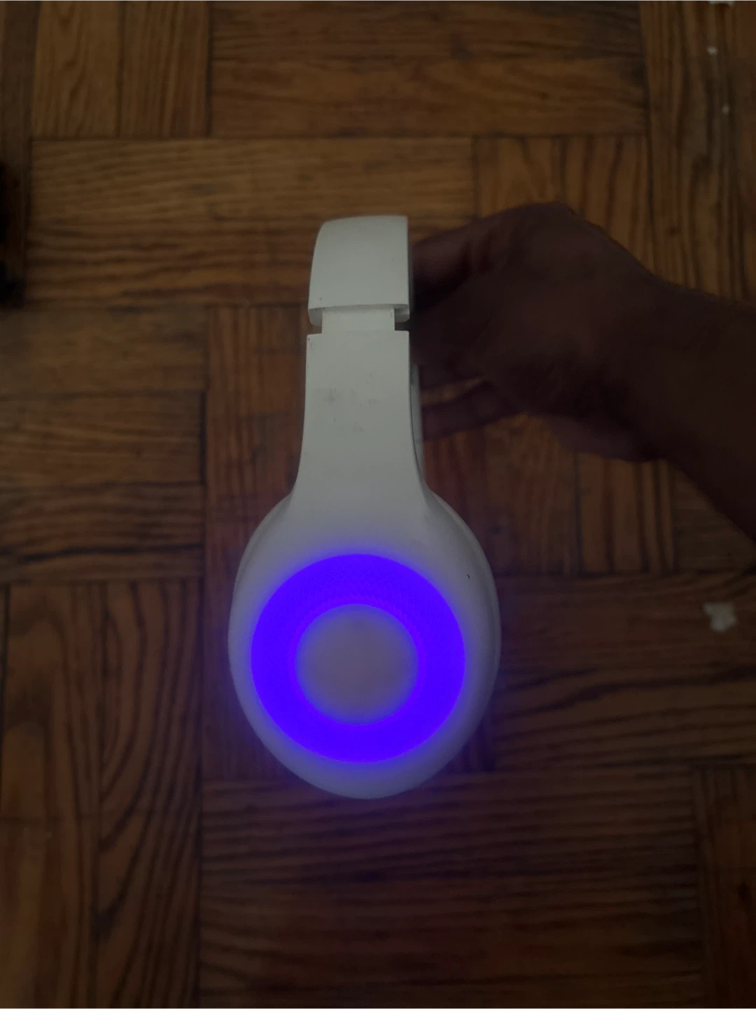 White Over-Ear Headphones with LED Lights - photo 3