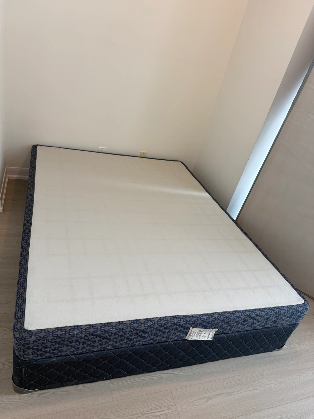 Queen Size Boxspring and Mattress Set - photo 2