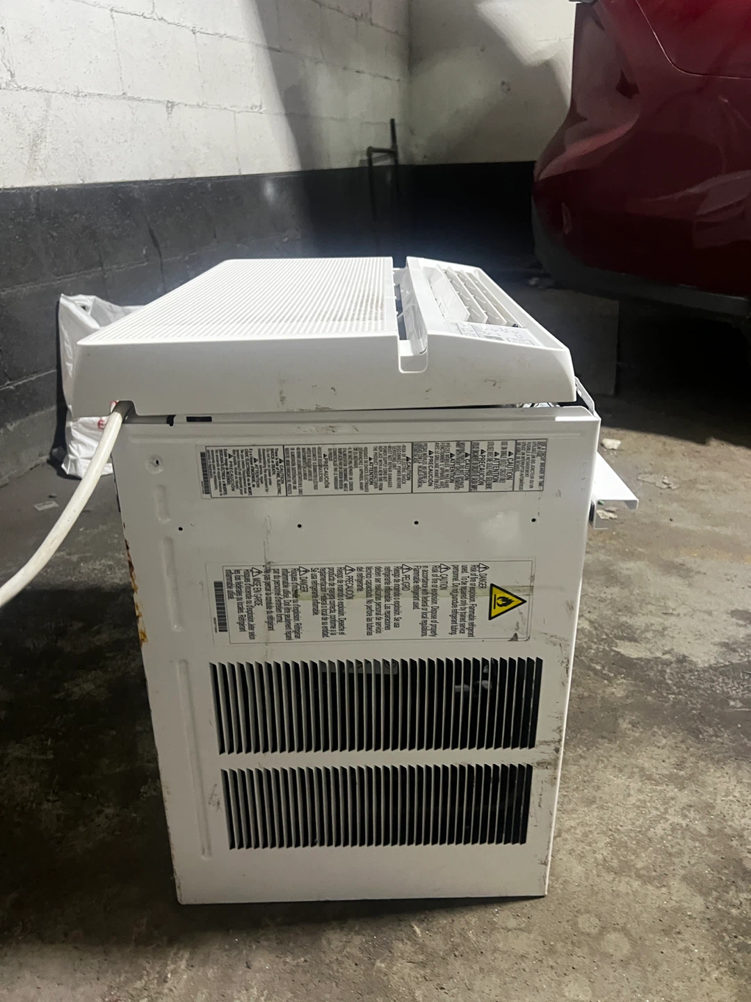 LG AC 12000 btu selling as is - photo 4