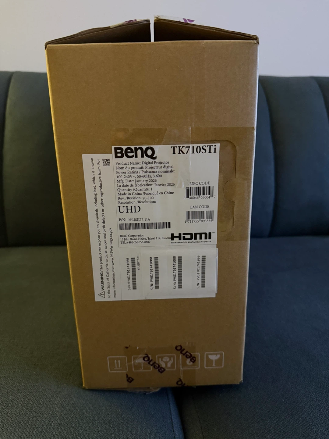 BenQ TK710STi Digital Projector - photo 2