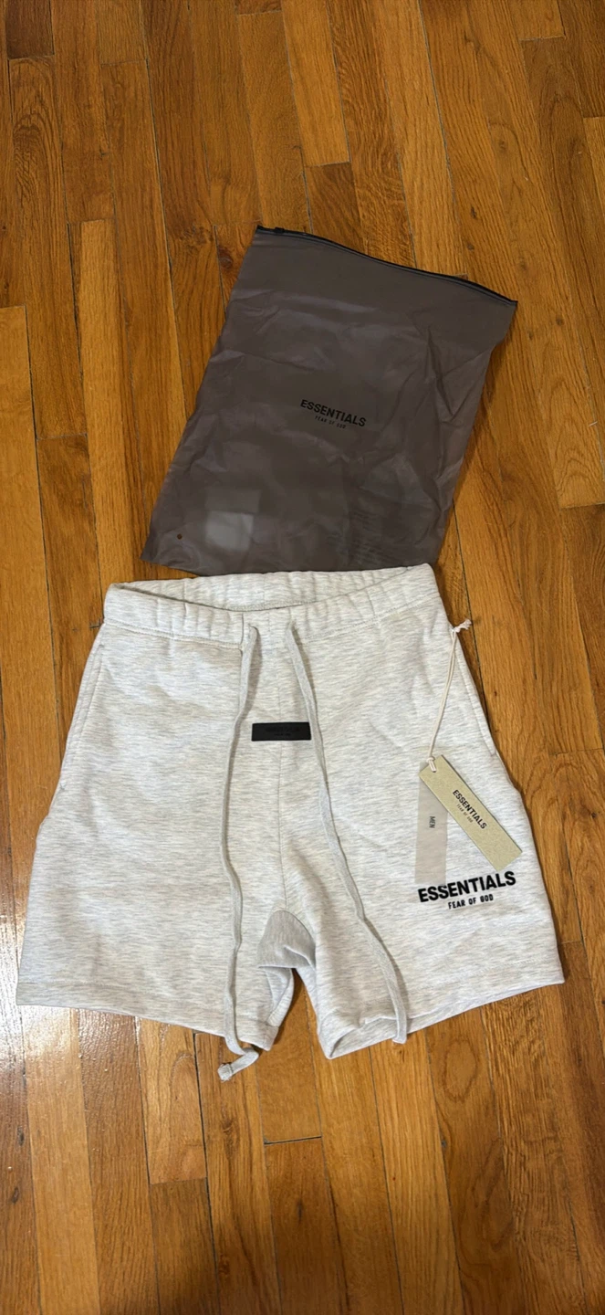 Fear of God Essentials Sweat Shorts Light Grey Size S