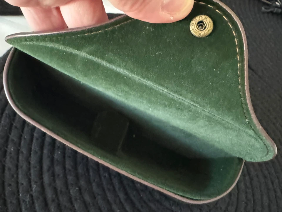 Eye glasses case - photo 3