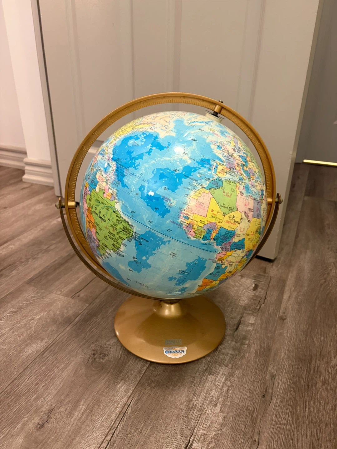 World Globe (in English + Korean!)