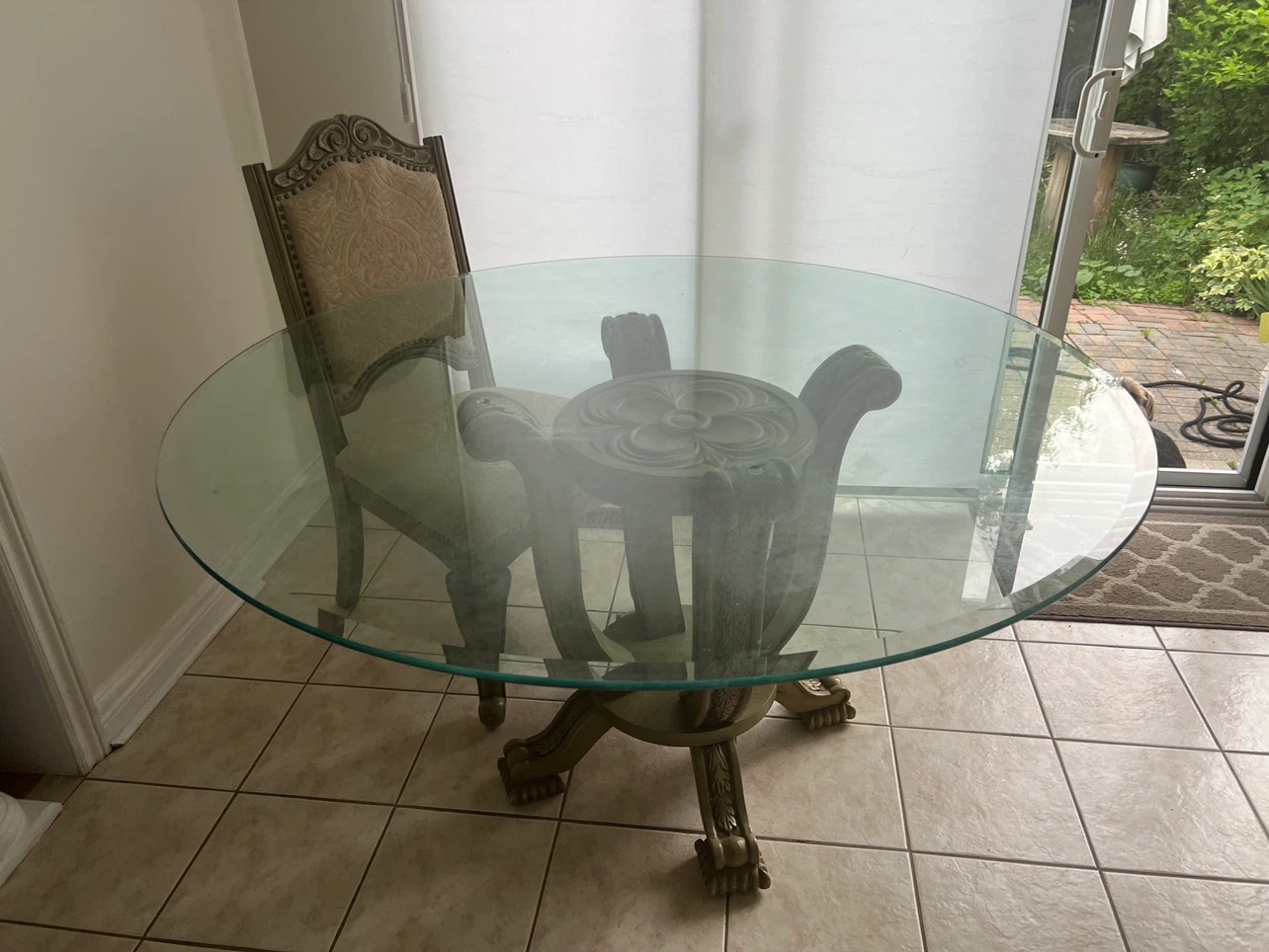 Glass round table with 4 chairs