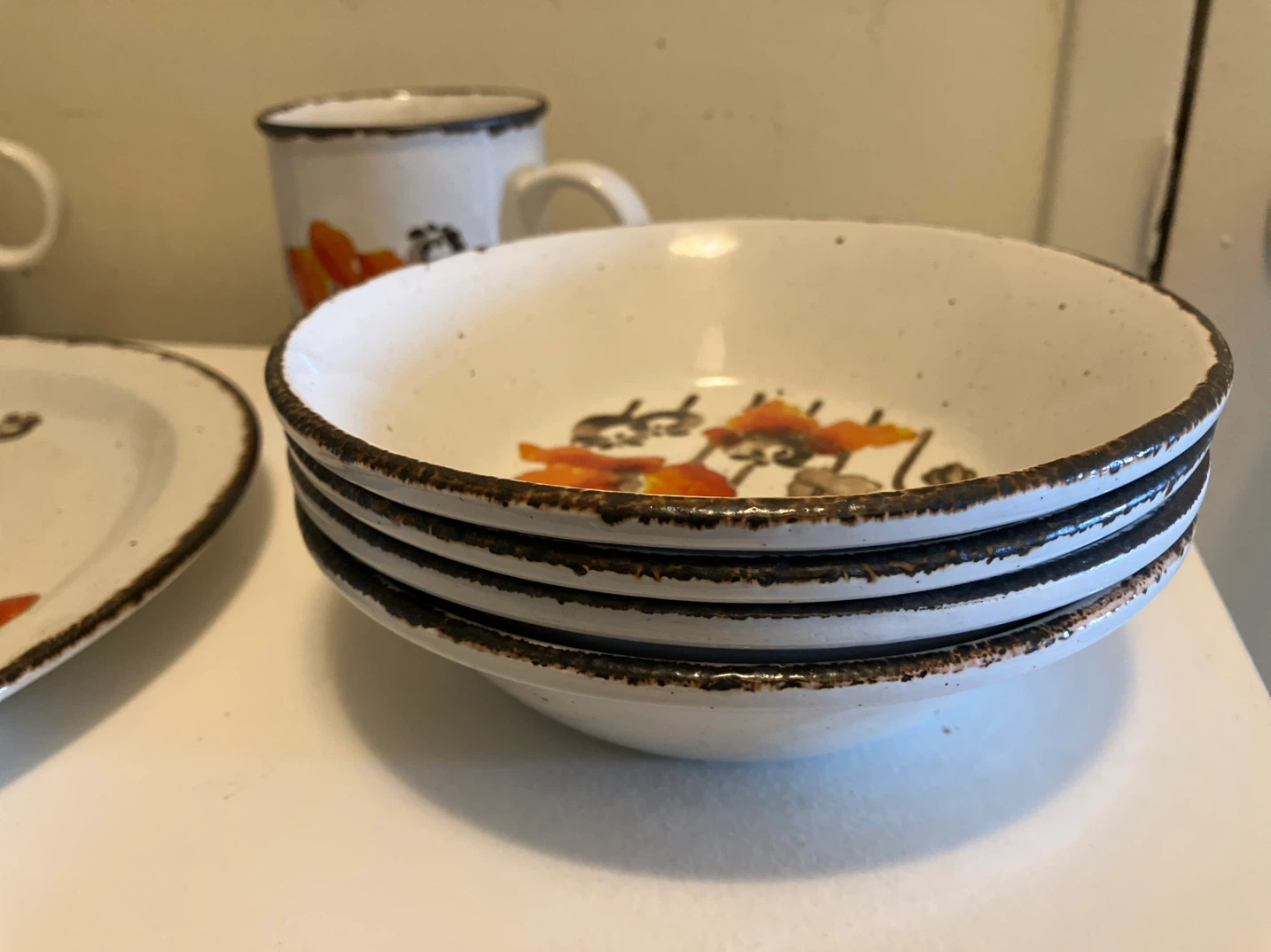 Vintage Poppy Floral Dinnerware Set - 2 Mugs, 2 Bowls, 1 Plate - photo 4