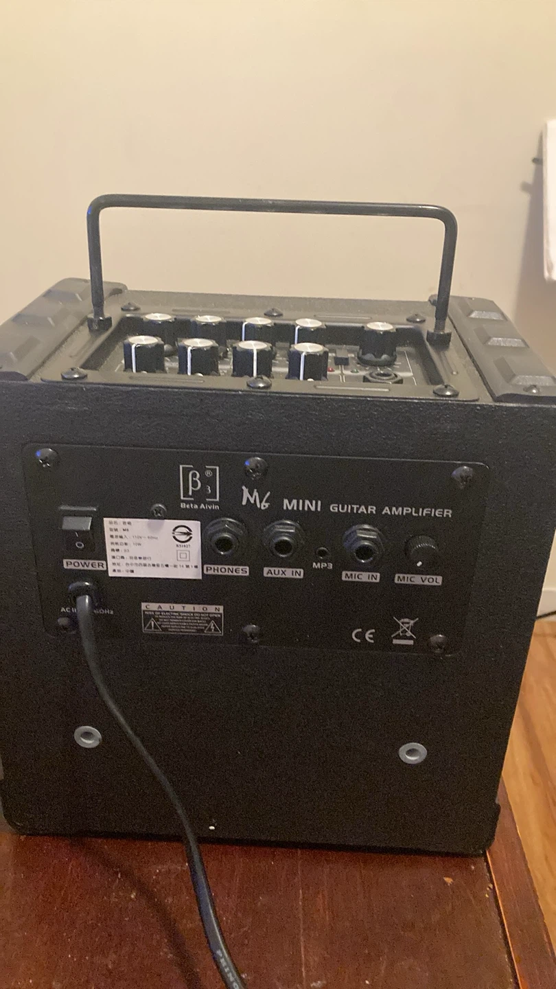 Electric guitar amplifier - photo 3