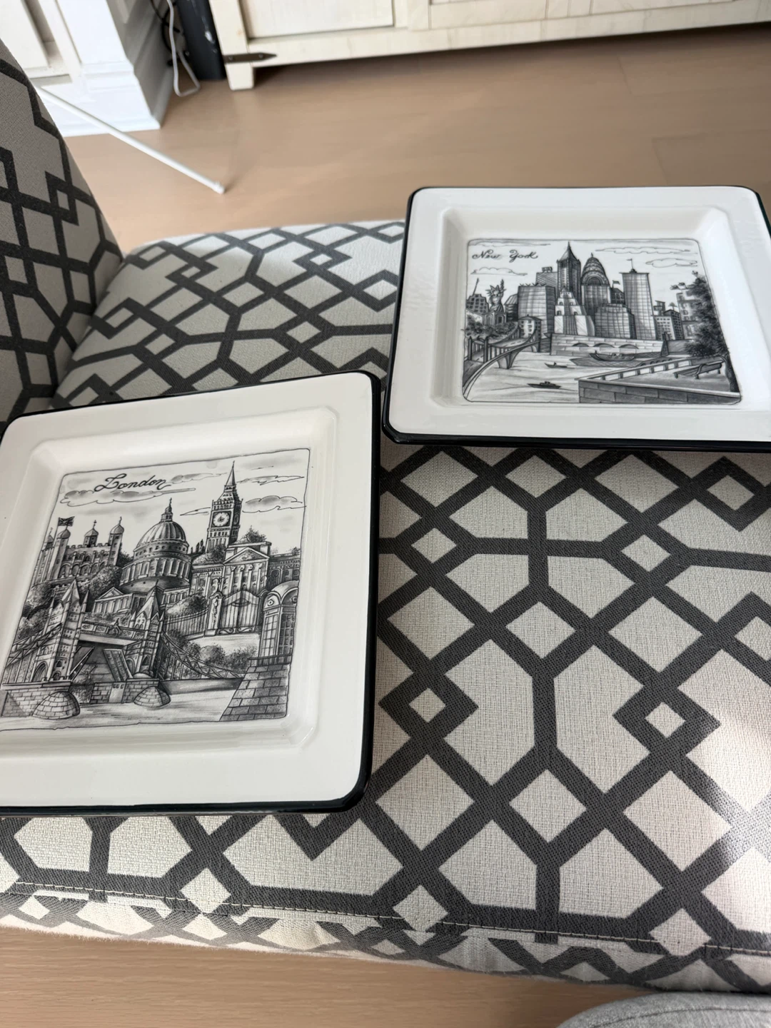 Set of 2 Decorative Square Plates - photo 2