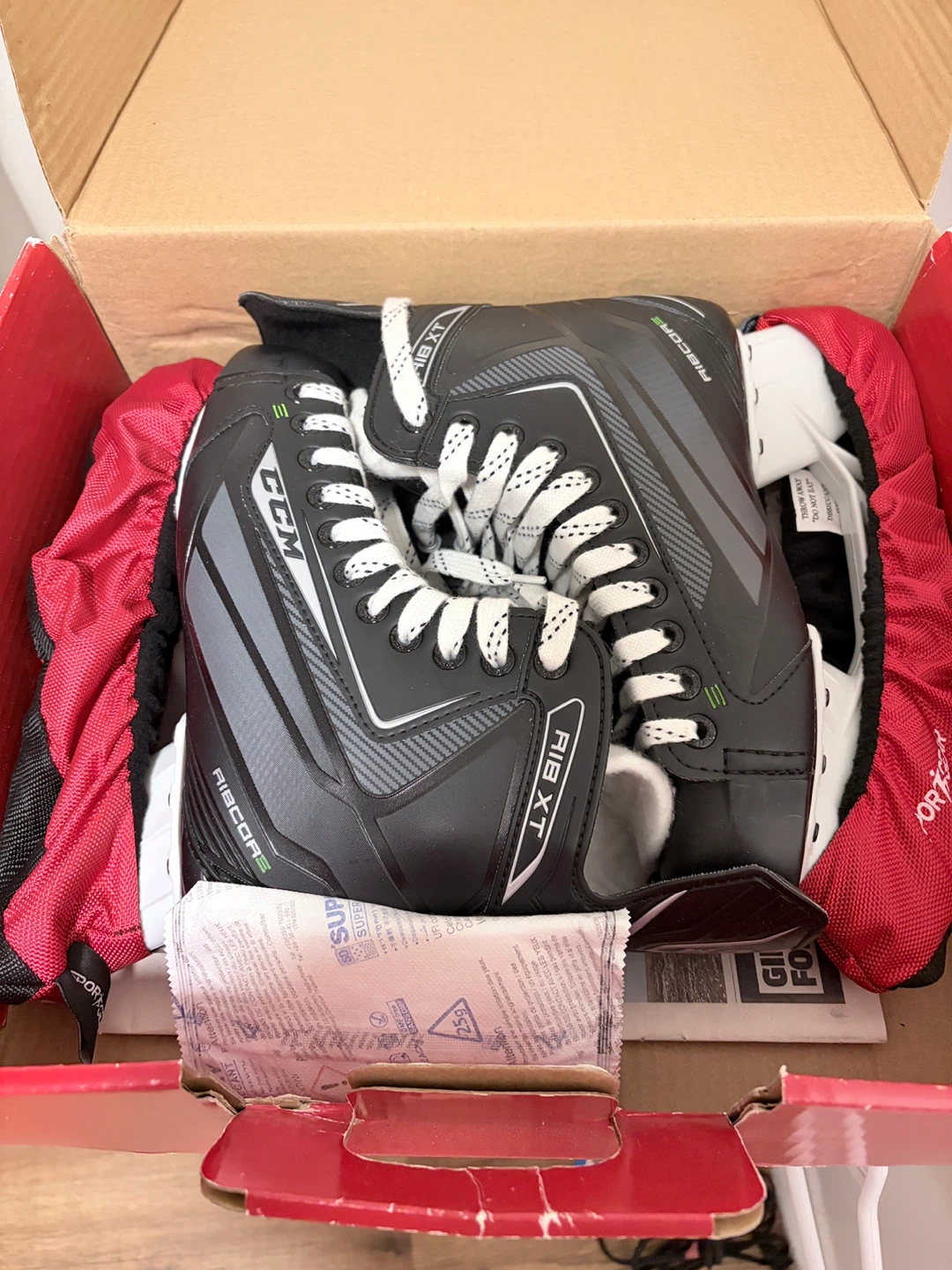 CCM Ribcor Pump Ice Skates - photo 3