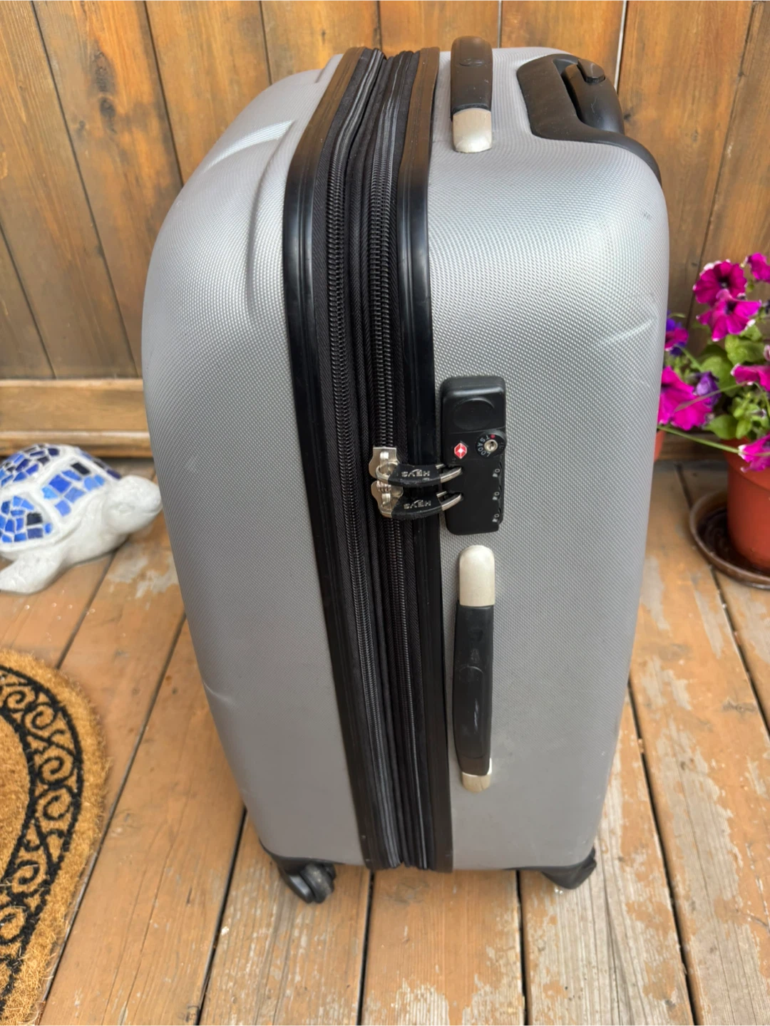 Silver HEYS Spinner Luggage - photo 3