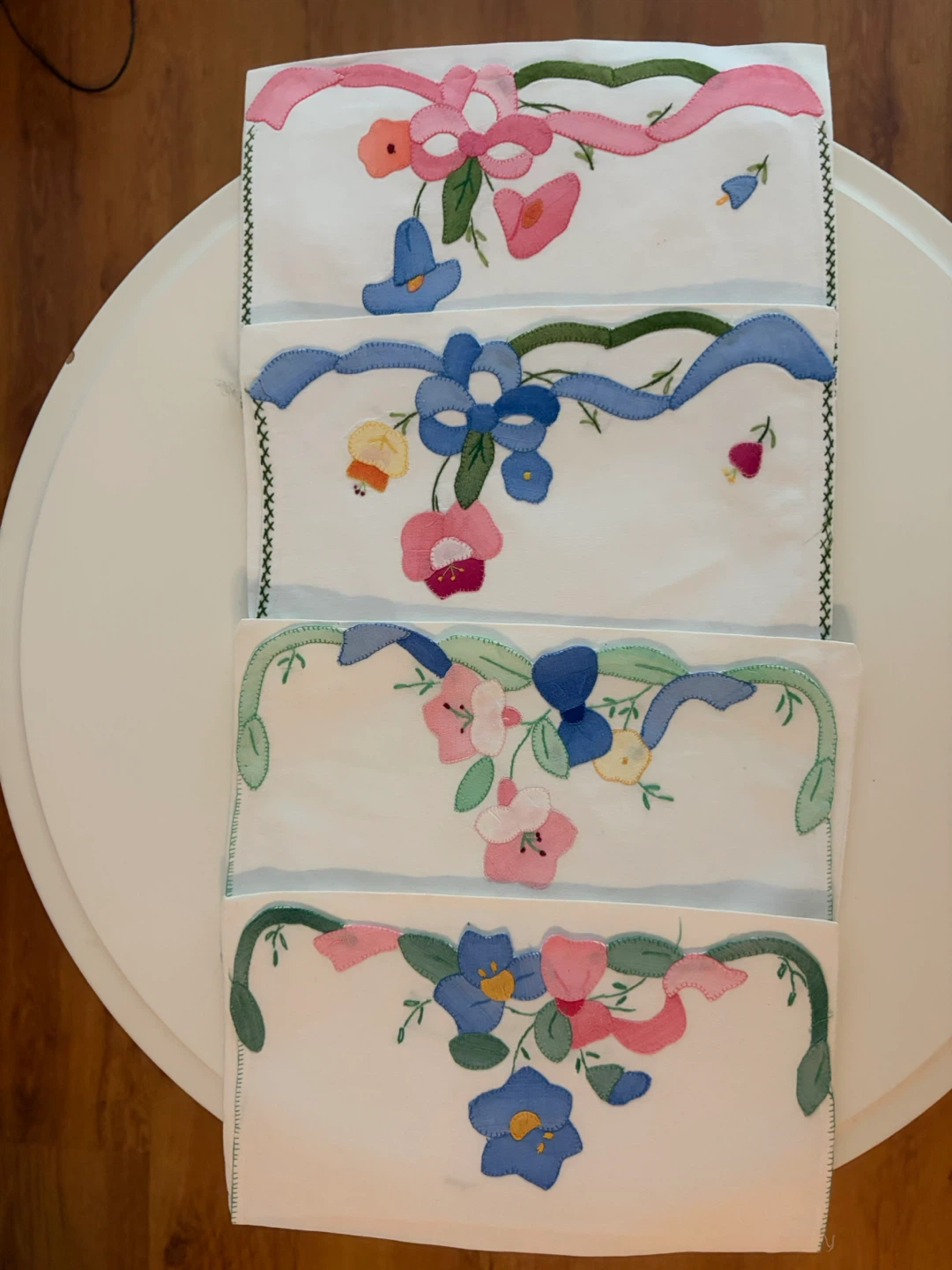 Set of 4 Vintage Embroidered Envelope style  Linen Napkins