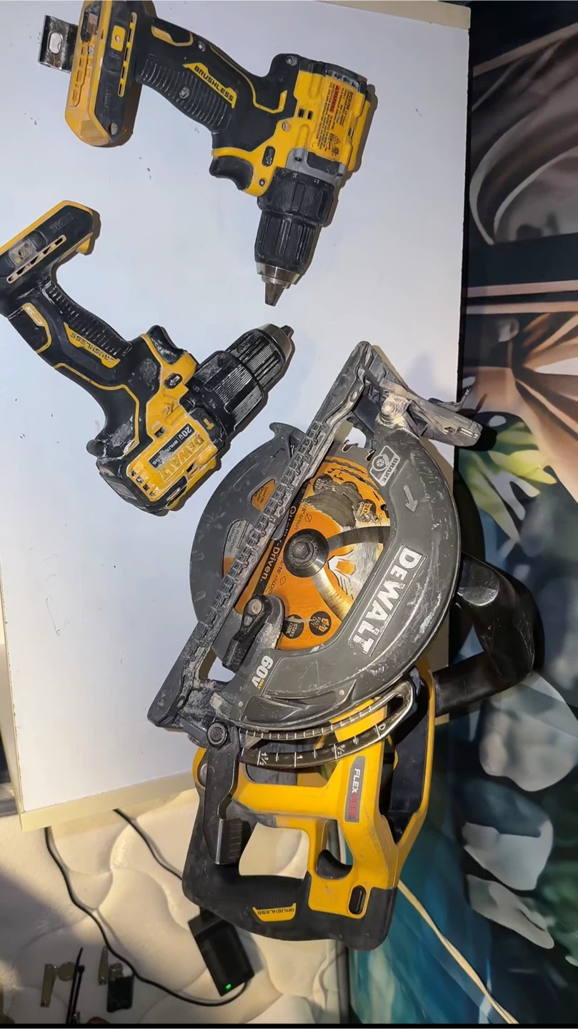 Dewalt Drill and Circular Saw Set - photo 2