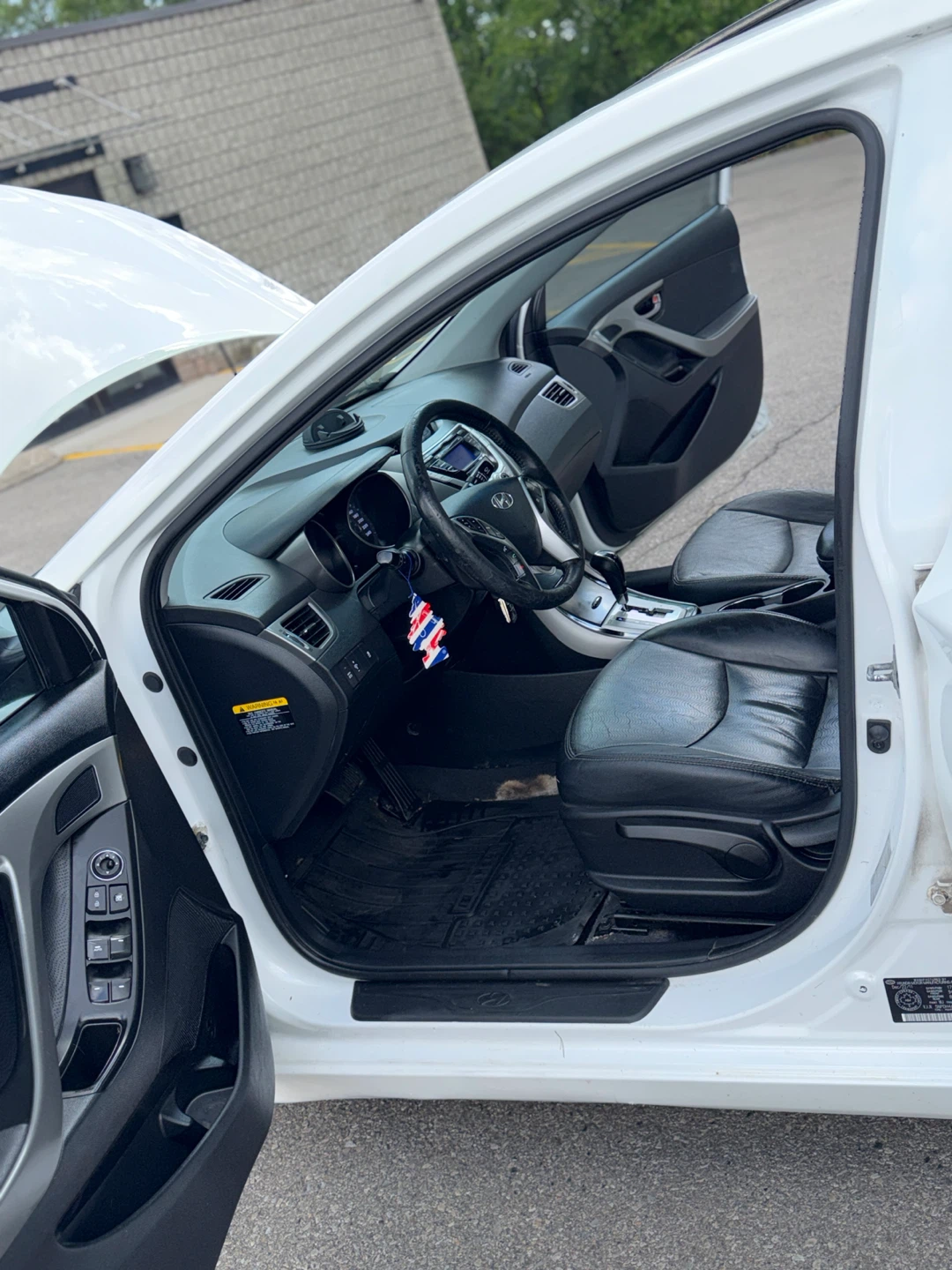 2012 Huyndai Elantra Limited - photo 2