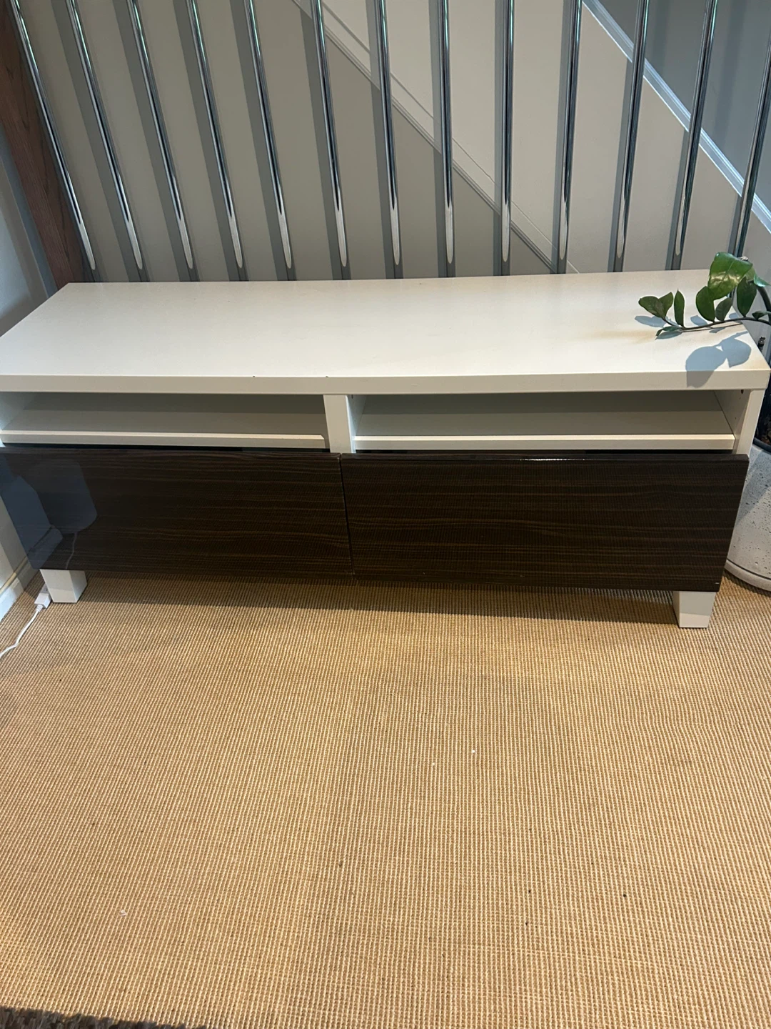 Selling an IKEA Besta unit