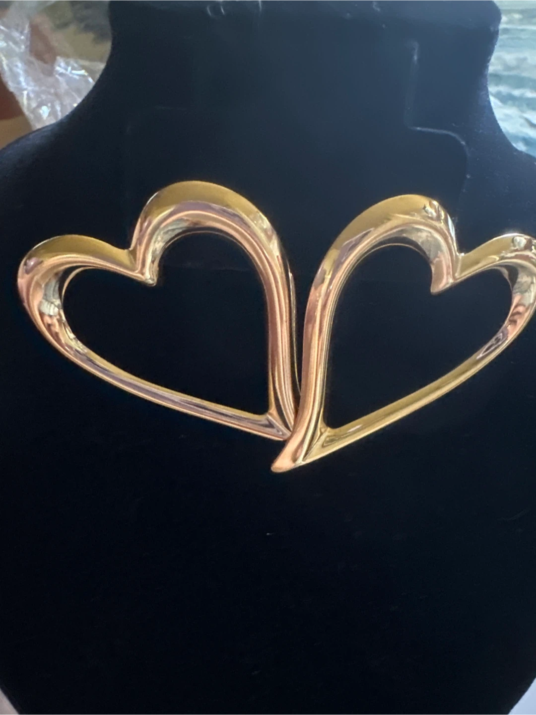 Gold Tone Interlocking Hearts Brooch