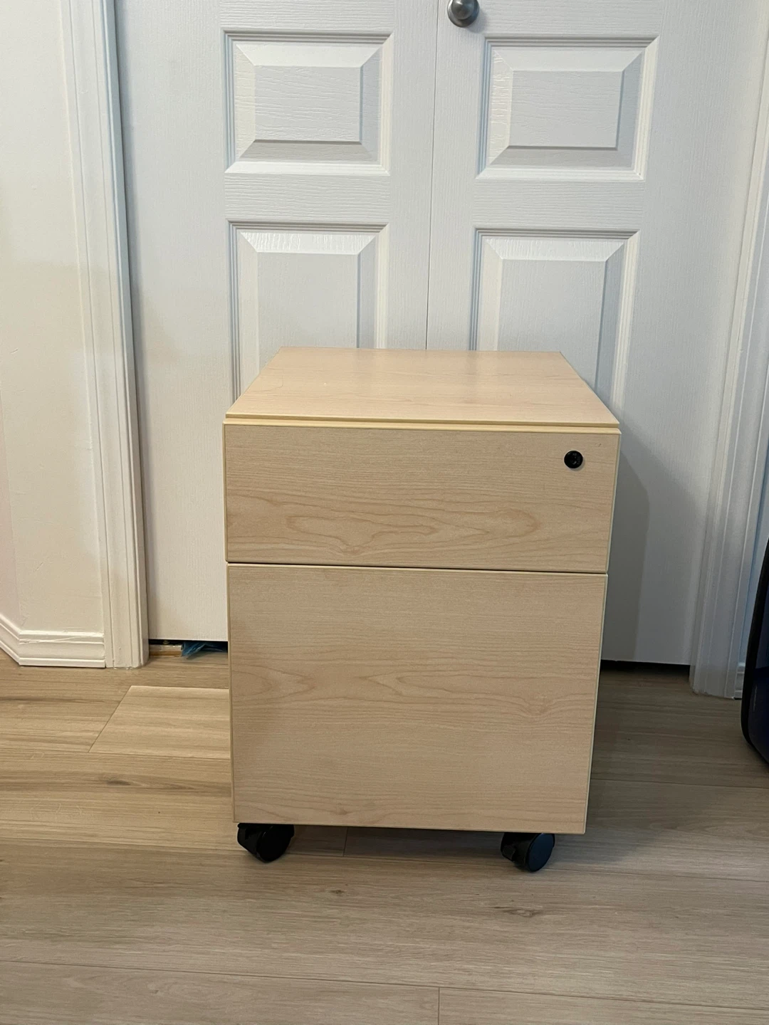 Mobile 2-Drawer Wood Filing Cabinet with Lock