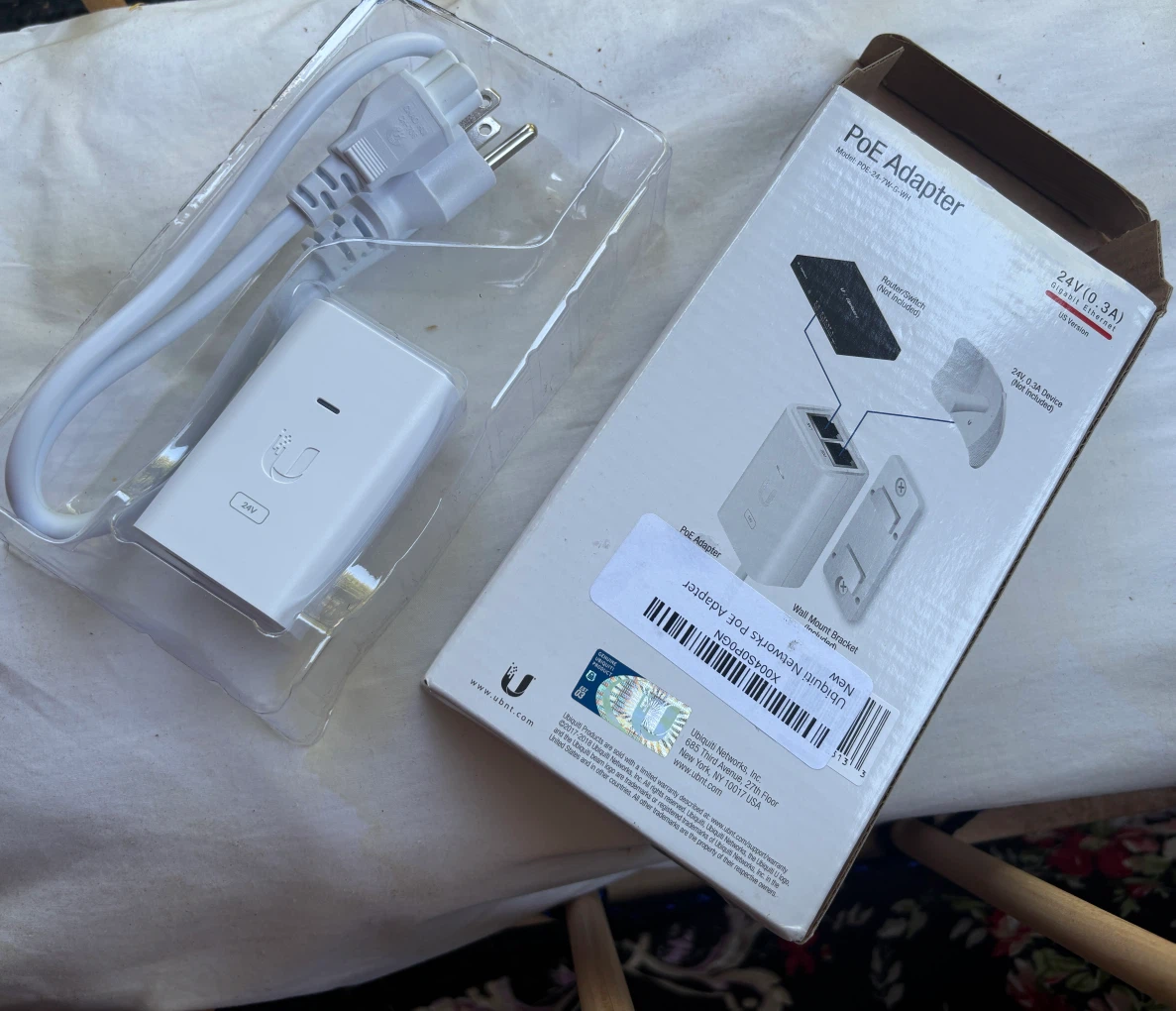 Ubiquiti Networks PoE Adapter 24V (0.3A) - photo 3