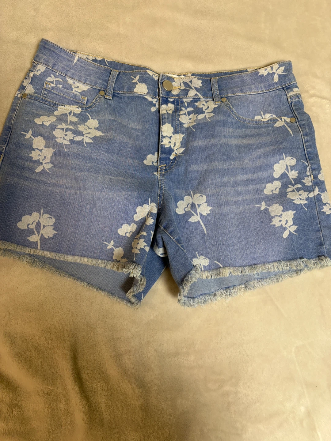 JORDACHE SHORTS