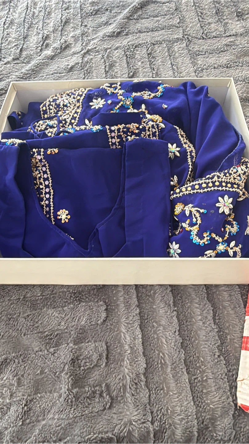 Blue Embroidered Saree Set - photo 3