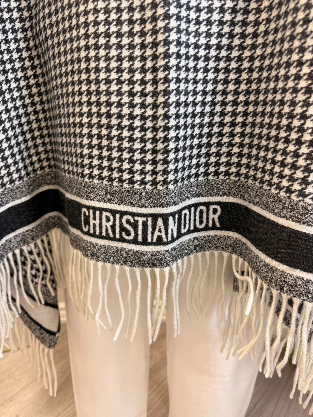 Authentic Dior Cashmere poncho new never used - photo 4