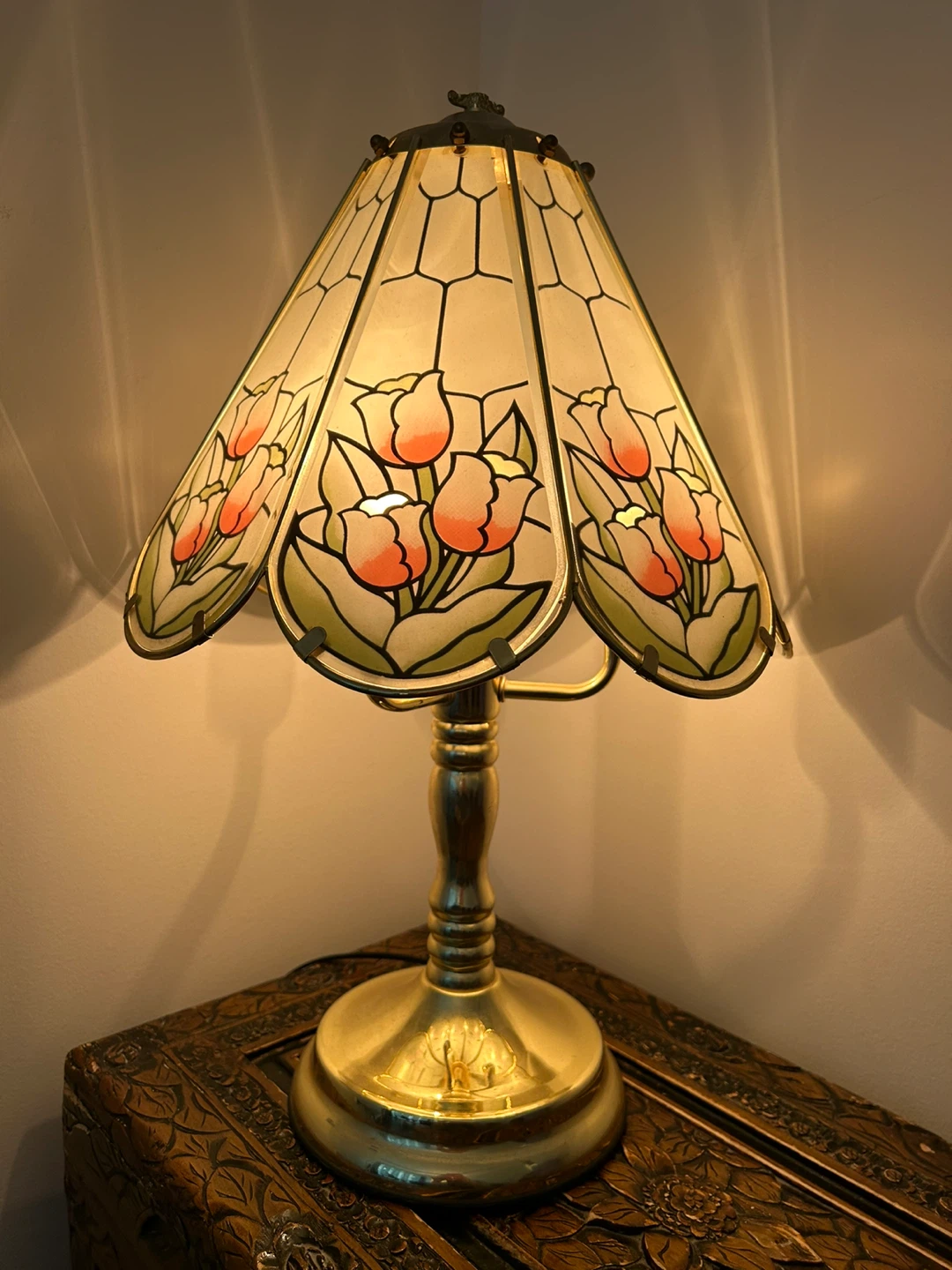 Stained Glass Tulip Table Lamp - photo 2