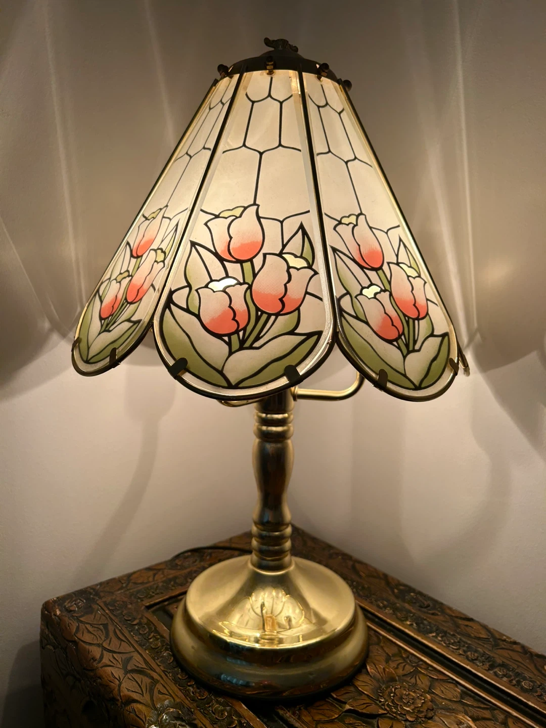 Stained Glass Tulip Table Lamp - photo 3