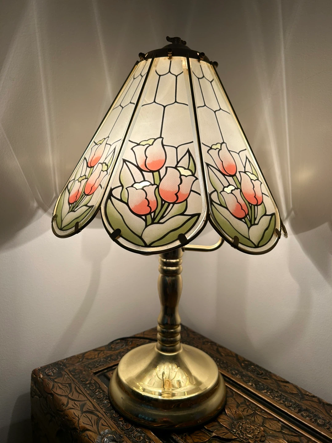 Stained Glass Tulip Table Lamp - photo 4