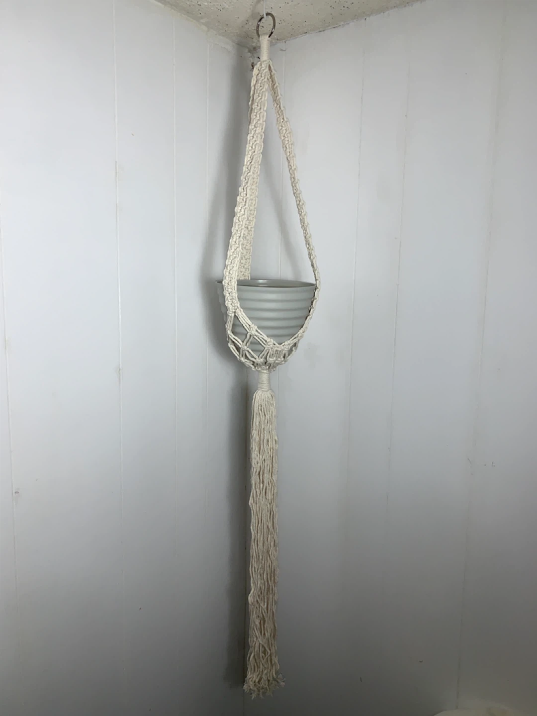 White Macrame Plant Hanger With Pot. NEW.