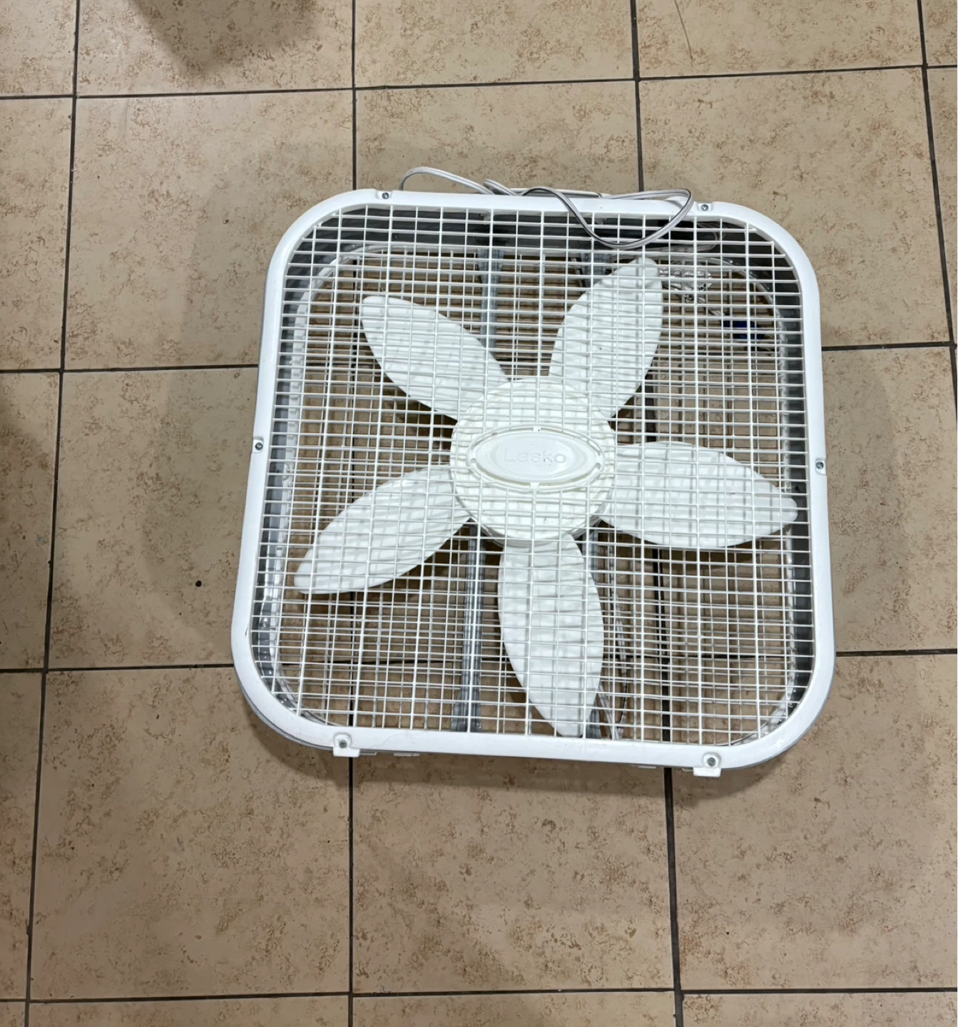 Lasko White Box Fan