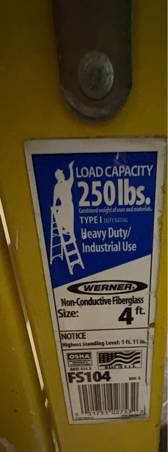 Werner 4ft. Non-Conductive Fiberglass Step Ladder - photo 2