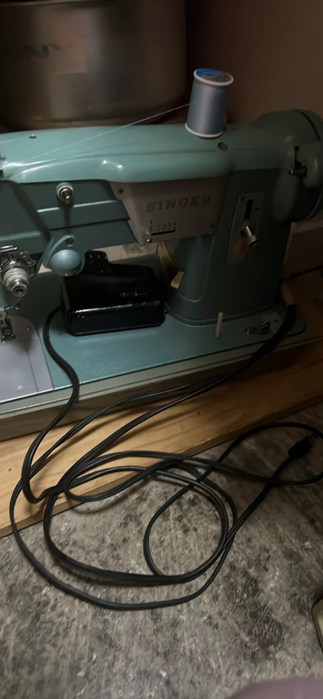 Singer Sewing Machine 327