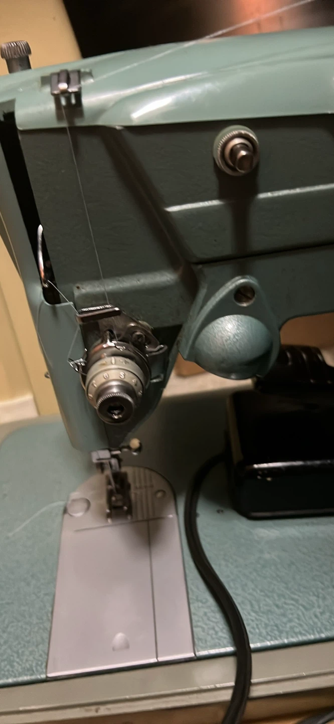 Singer Sewing Machine 327 - photo 2