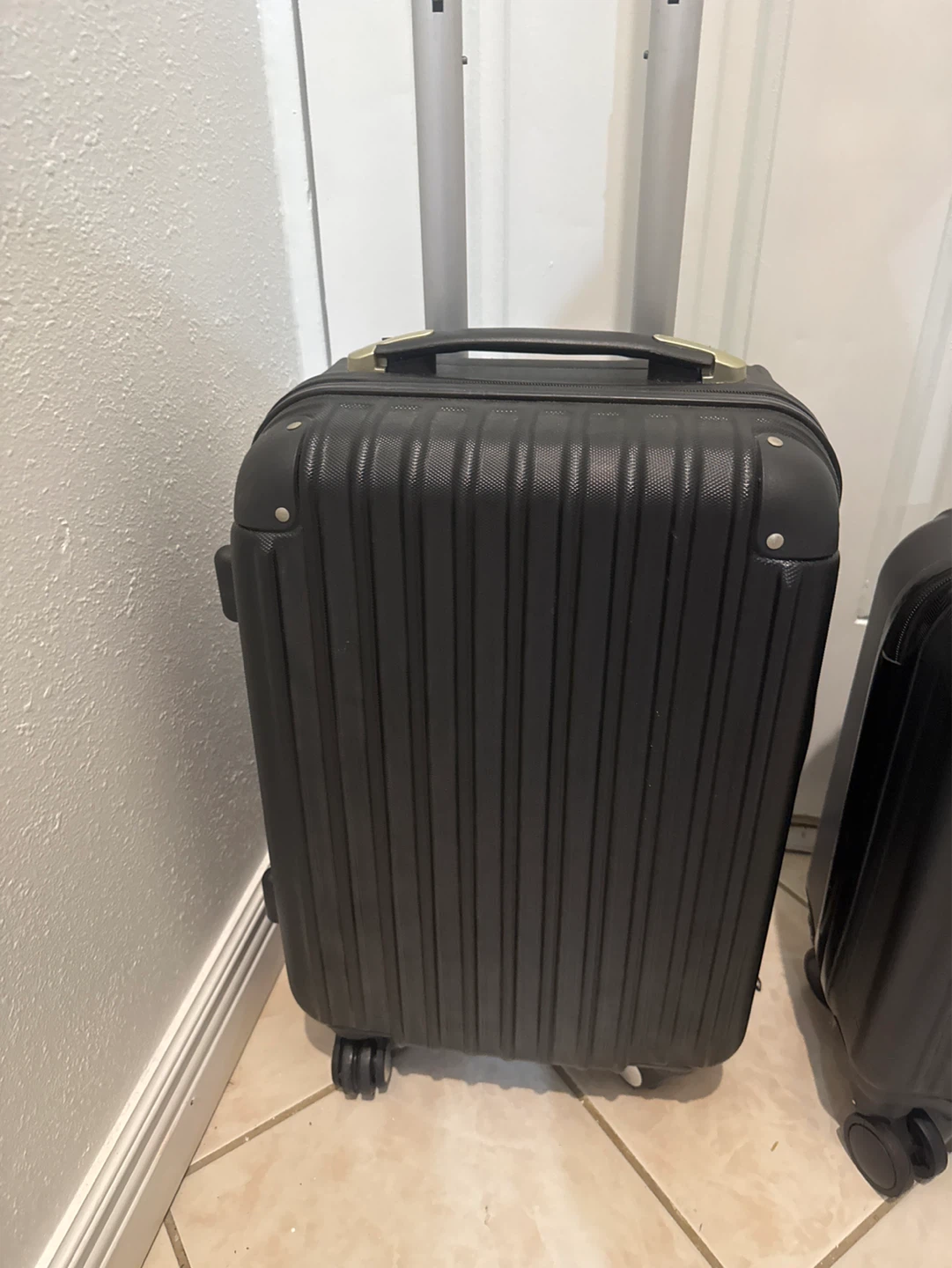 Black Hardside Carry-On Suitcase - photo 2