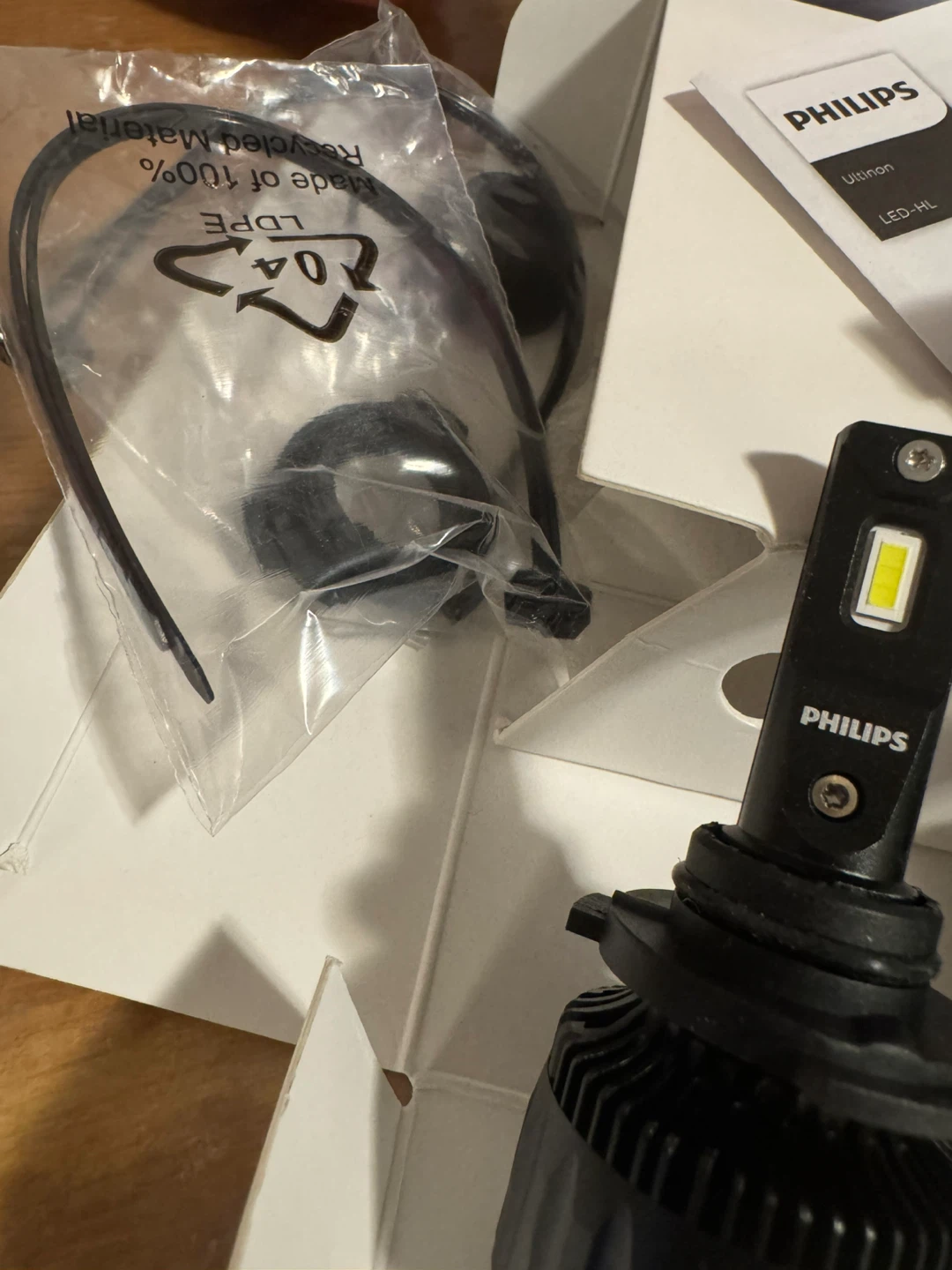 New Philips 3551 LED Bulbs - HB3 / HB4 (9005 / 9006) 50W - photo 3