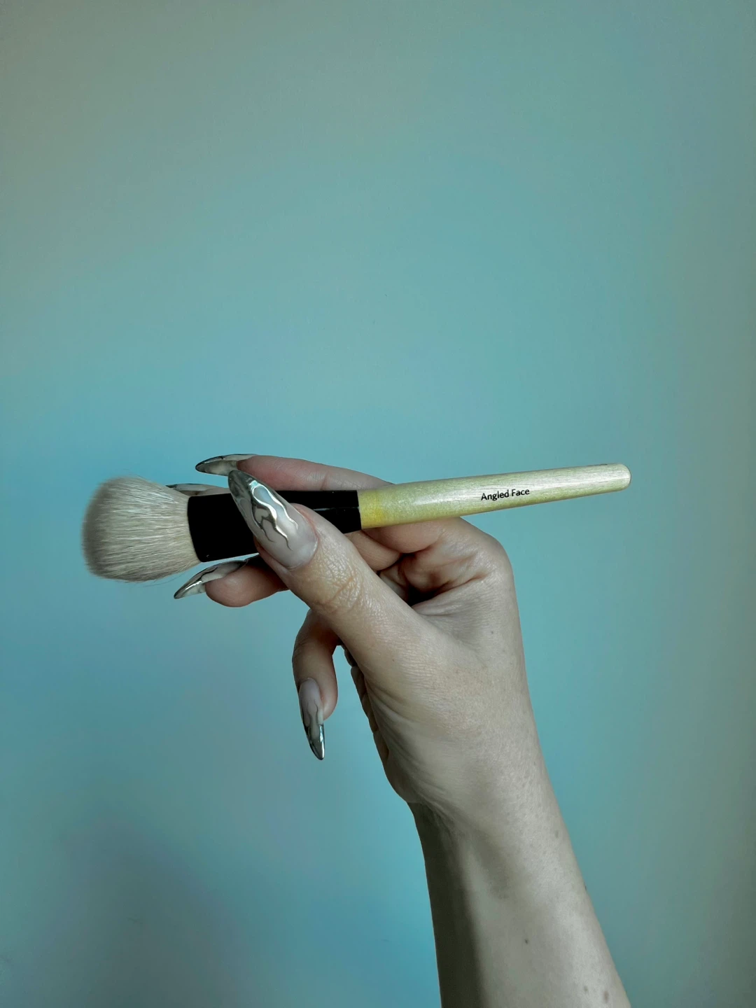 Bobbi Brown Natural Hair Angled Face Brush - photo 3