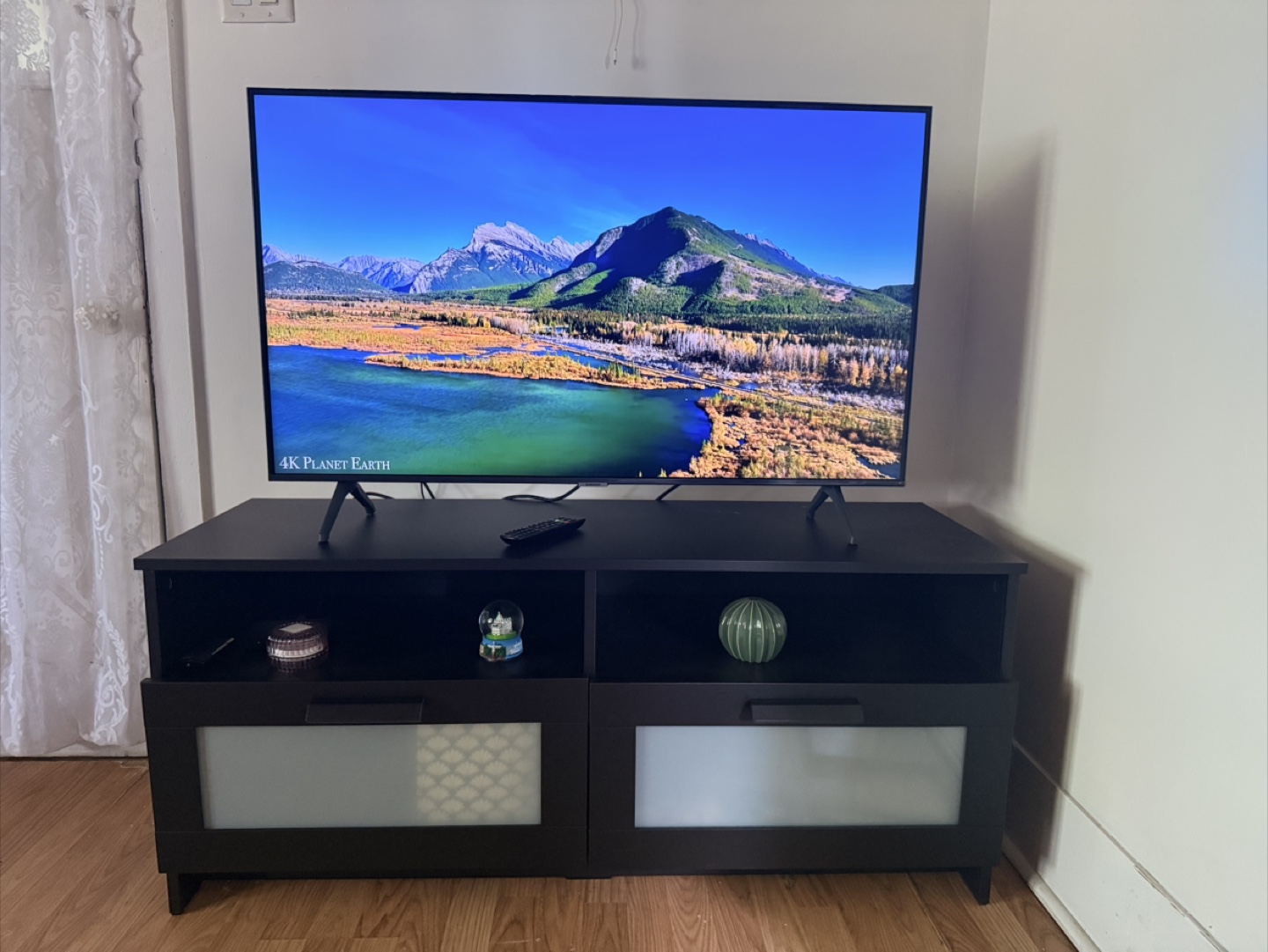 Samsung 43” TU7000 4K smart Tv - photo 2