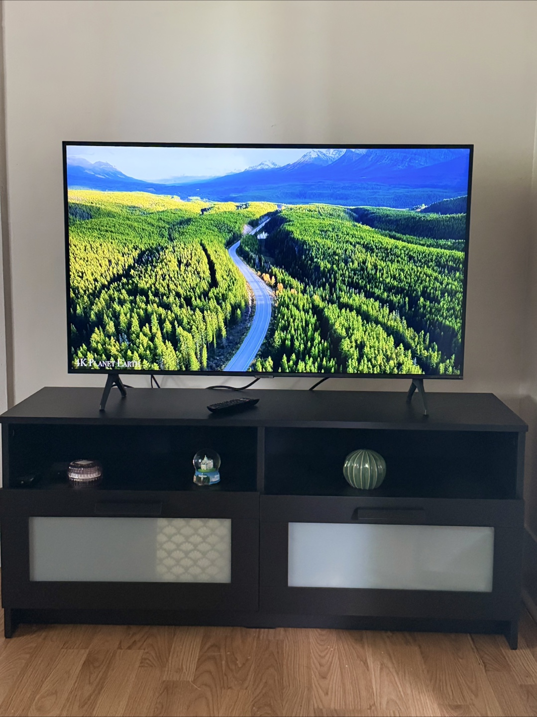 Samsung 43” TU7000 4K smart Tv - photo 3