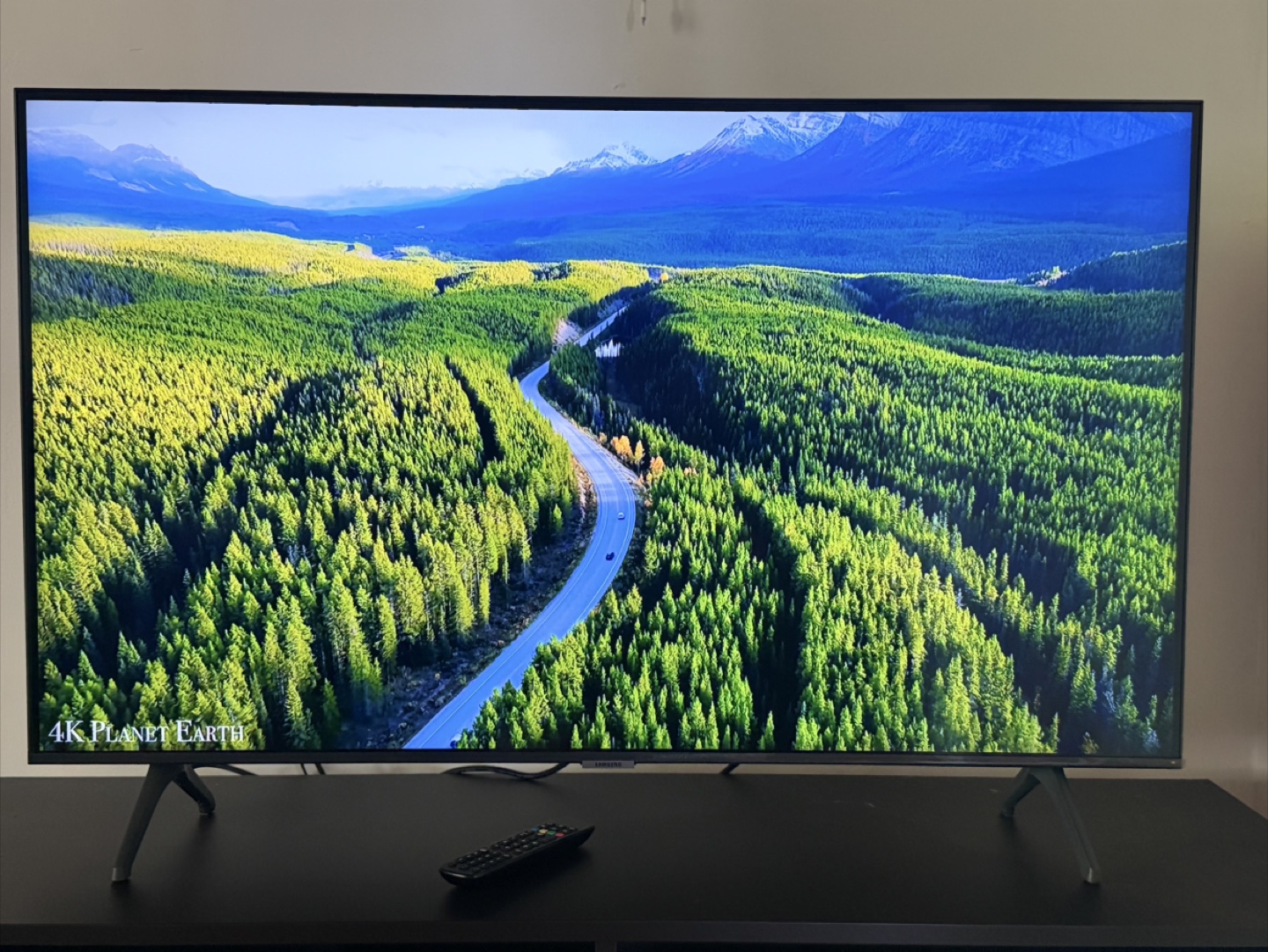 Samsung 43” TU7000 4K smart Tv