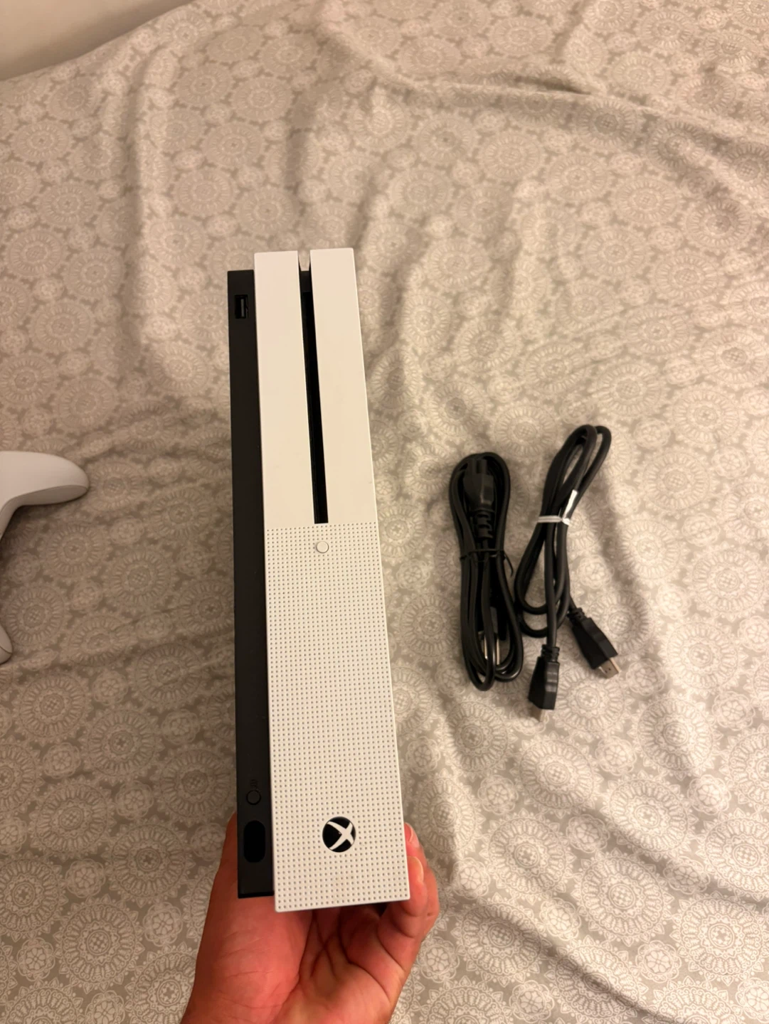White Xbox One S Console with Controller - photo 3