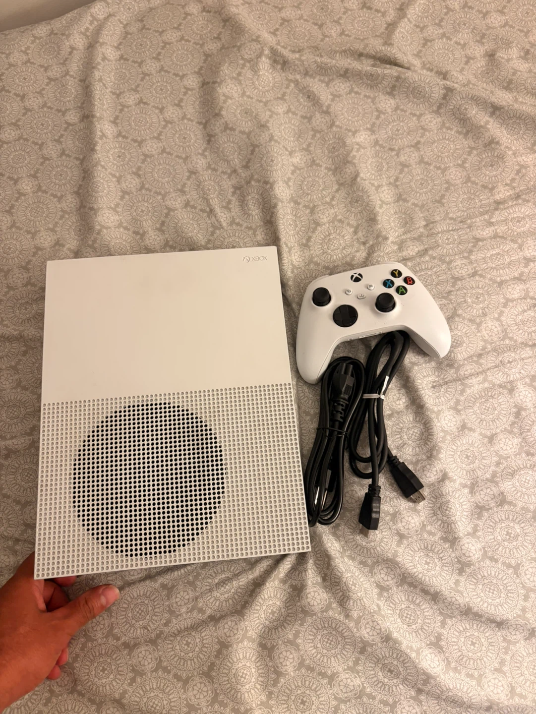 White Xbox One S Console with Controller - photo 5