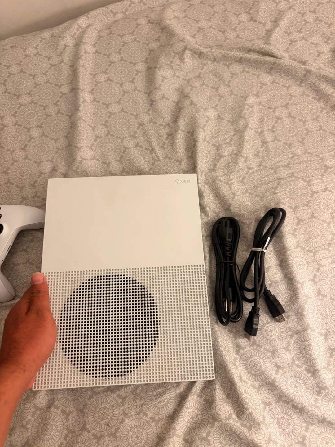 White Xbox One S Console with Controller - photo 4