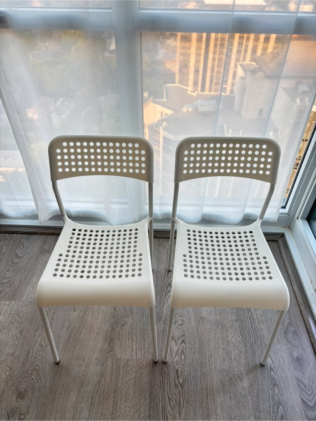 [LAST CHANCE - 5 DAYS LEFT] 2 White IKEA ADDE Chairs - photo 2