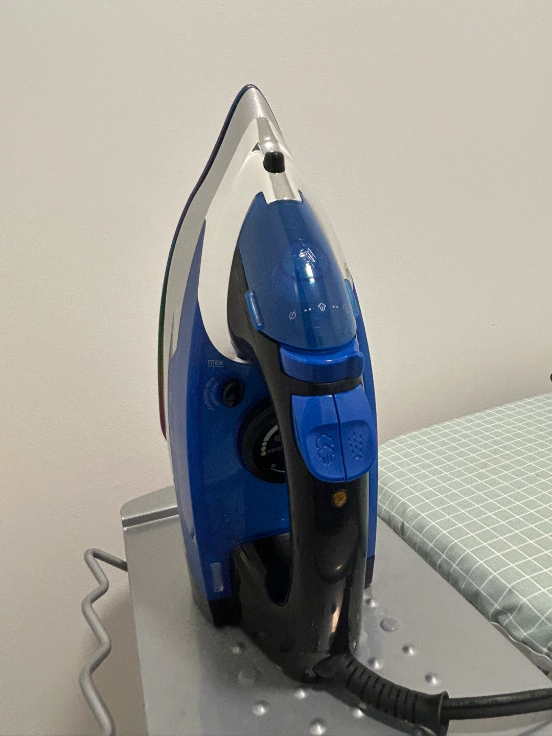 Conair Iron, ironing board, mop, scrub brush, and drying rack - photo 3