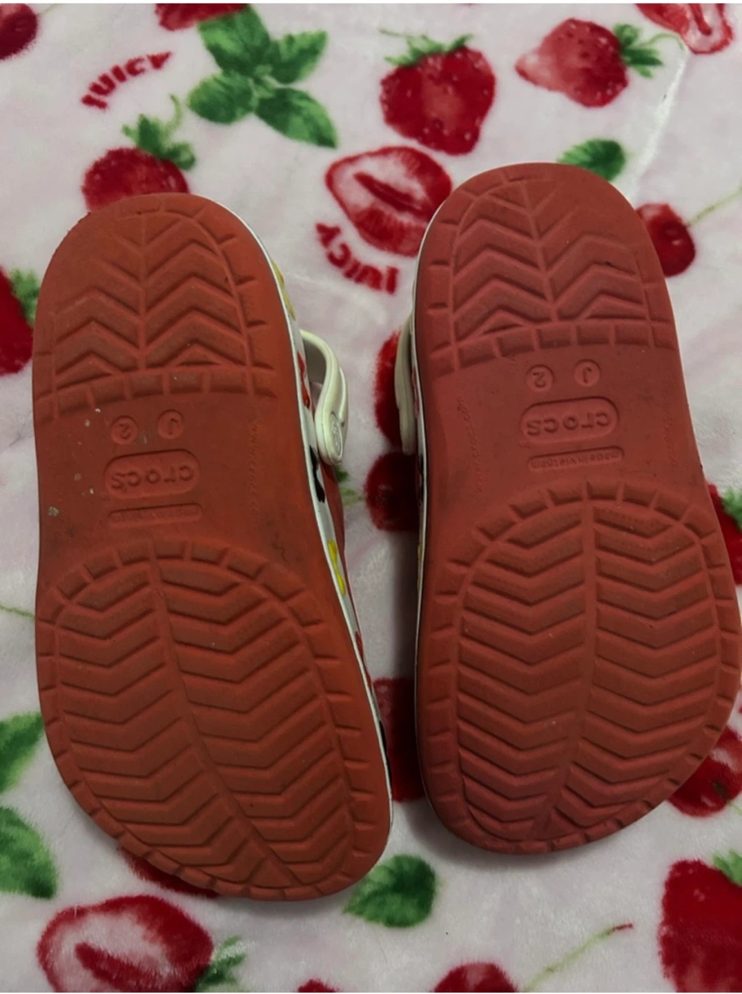 Toddler Minnie Mouse Crocs Size 2 - photo 3