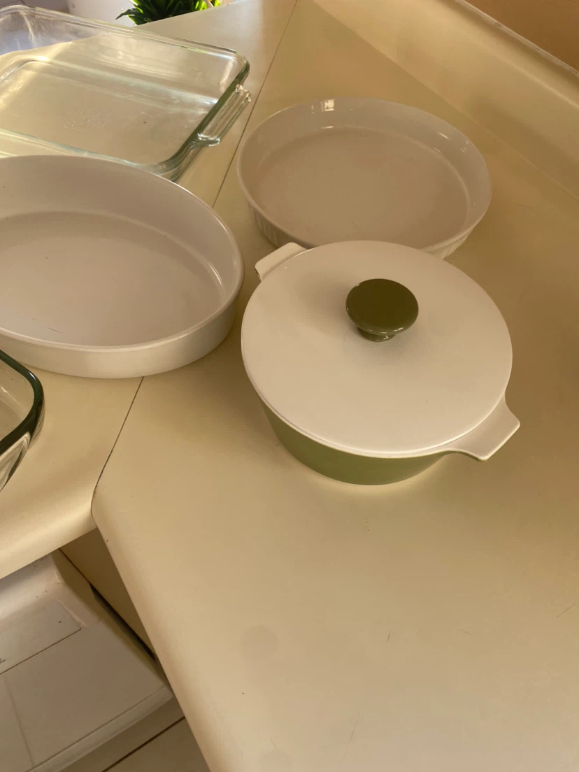 Assorted Kitchenware: Bowls, Casserole Dishes & Pot